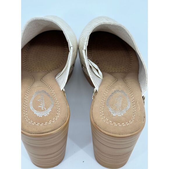 Atalina White  Leather Clog Women's Shoes Sz 8.5 W Crosshatch Pattern Comfy New! - Picture 5 of 8